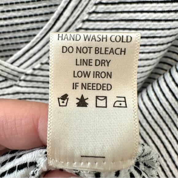 MAX STUDIO | Black White Striped V-Neck Dolman Sleeve Top | Size Large - Picture 7 of 7